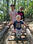 S vnoučaty v Lesním parku Drnovice 2. 8. 2022